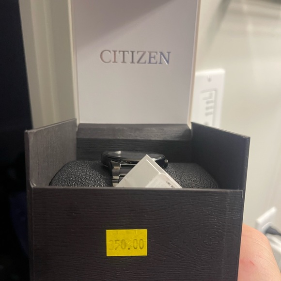 Citizens Men's Eco-Drive Axiom Black Ion-Plated Stainless Steel Bracelet Watch - Picture 4 of 5